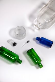Glass bottles and packaging in aromatherapy and natural cosmetics