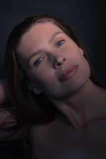 Nude beauty women portrait low key | FIN